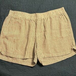 Maurice’s linen/rayon striped shorts; worn once, like new, Size 20W.